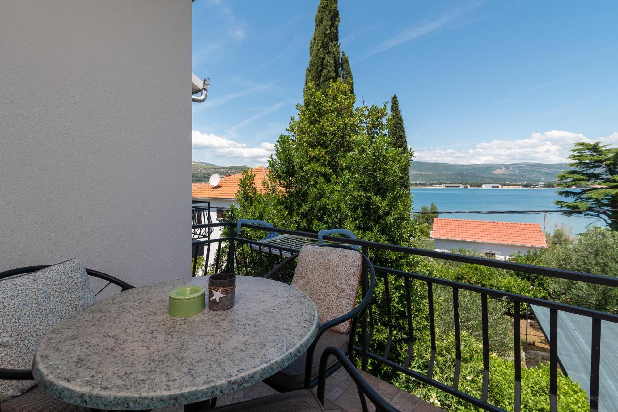 Maca Apartments & Suites Trogir Exterior foto