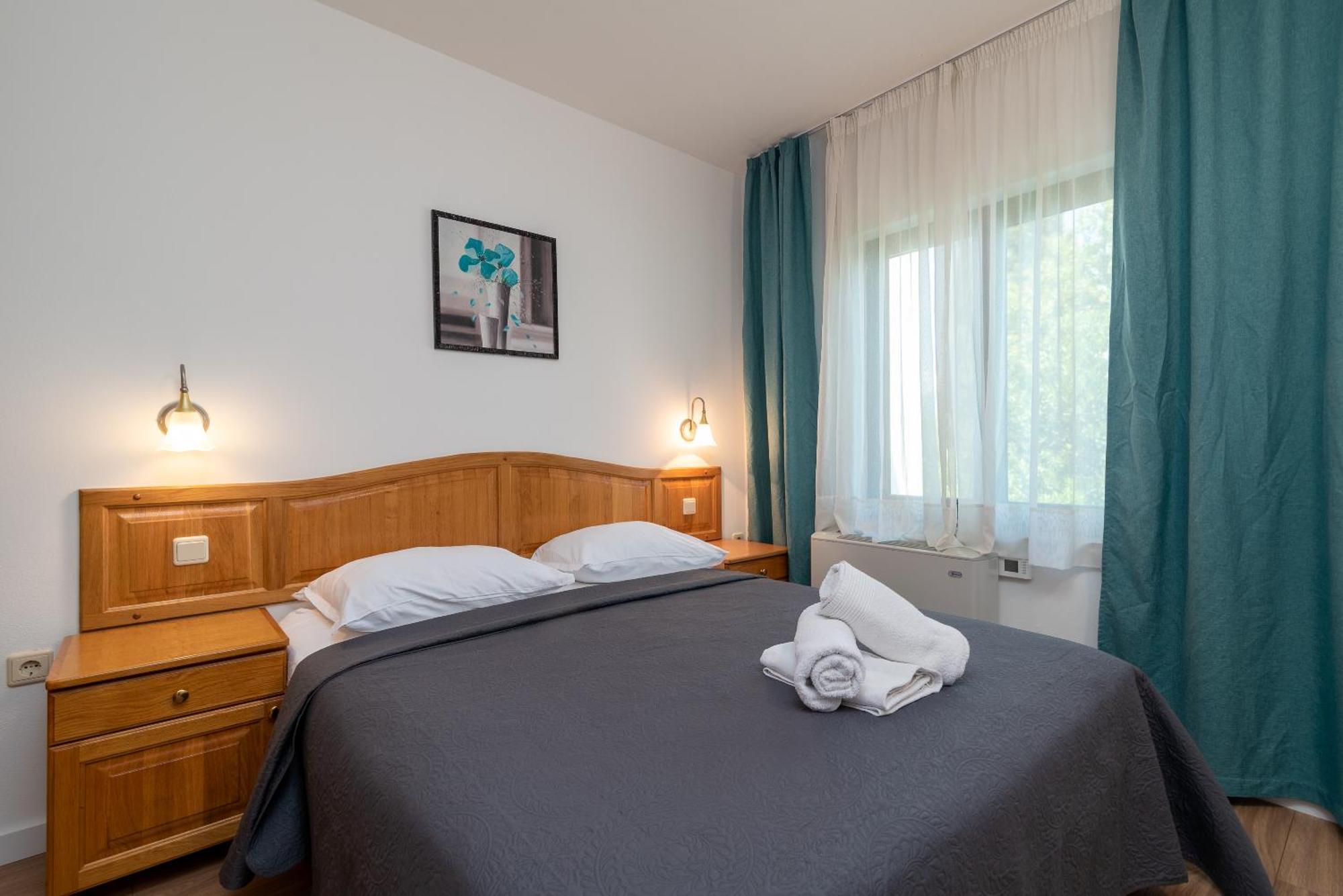 Maca Apartments & Suites Trogir Exterior foto