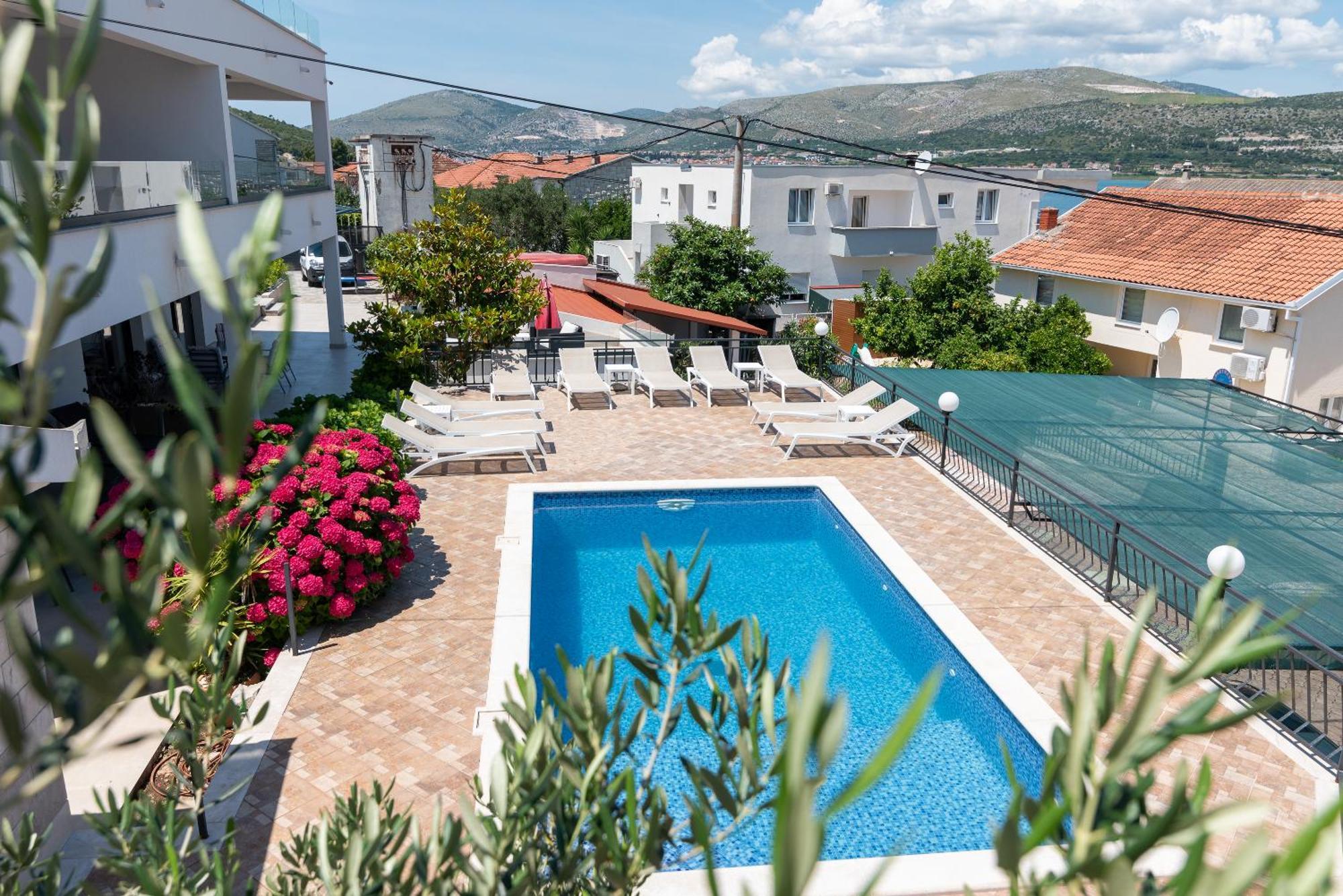 Maca Apartments & Suites Trogir Exterior foto