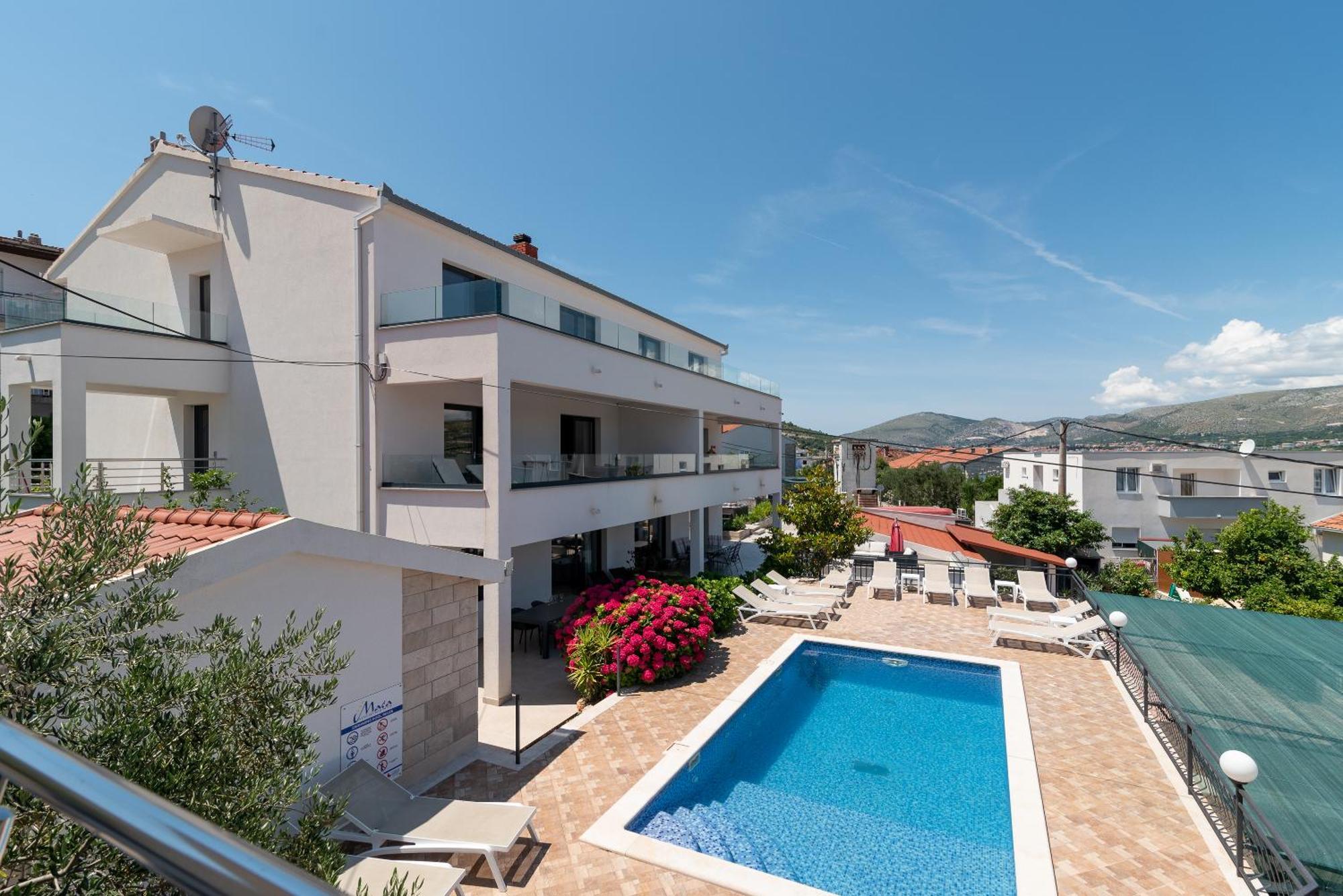 Maca Apartments & Suites Trogir Exterior foto