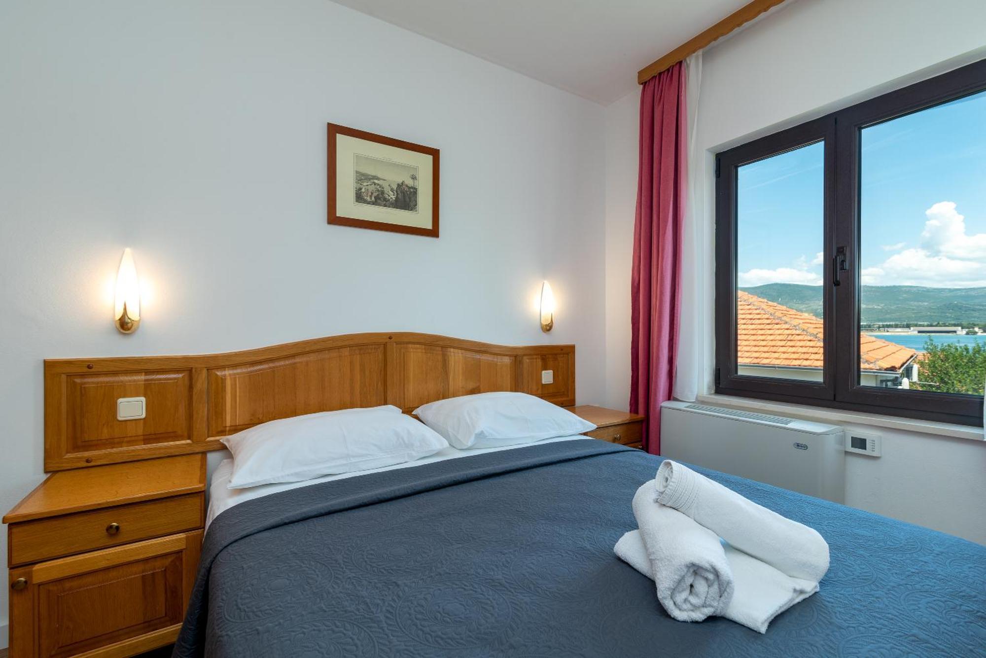Maca Apartments & Suites Trogir Exterior foto