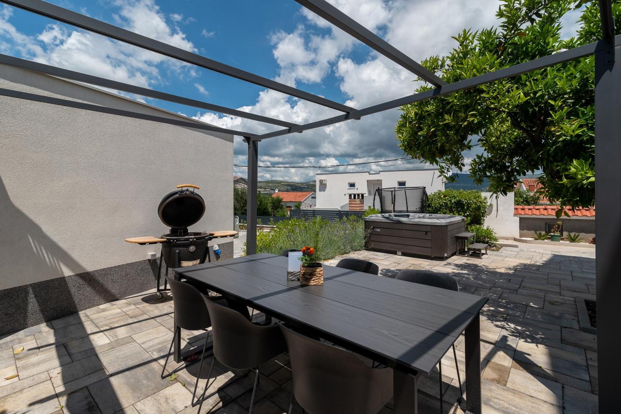 Maca Apartments & Suites Trogir Exterior foto