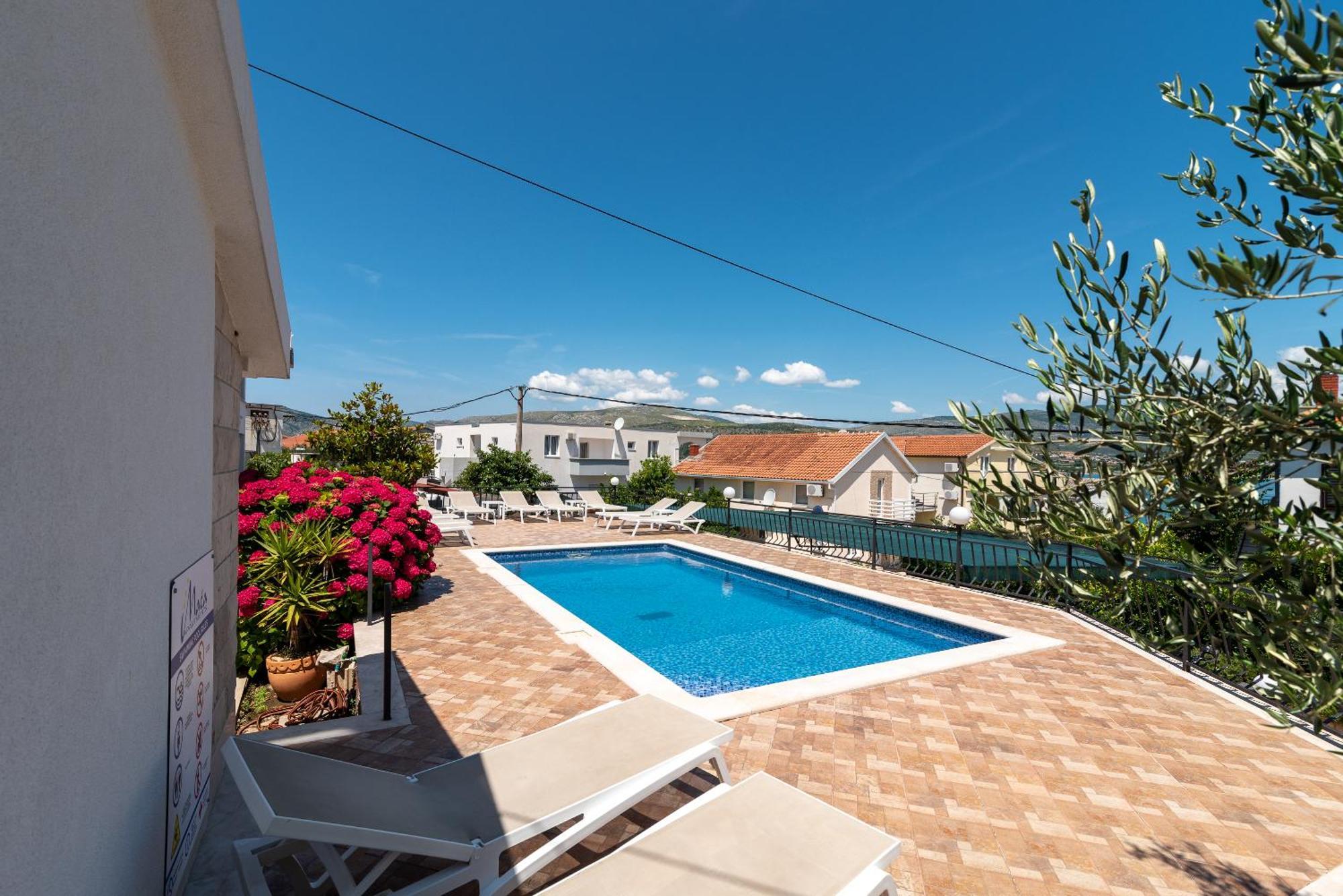 Maca Apartments & Suites Trogir Exterior foto